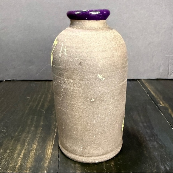 Boot Hill Pottery Black Bear Berries Deep Purple Vase Painted Stoneware 5.75” - Picture 3 of 11